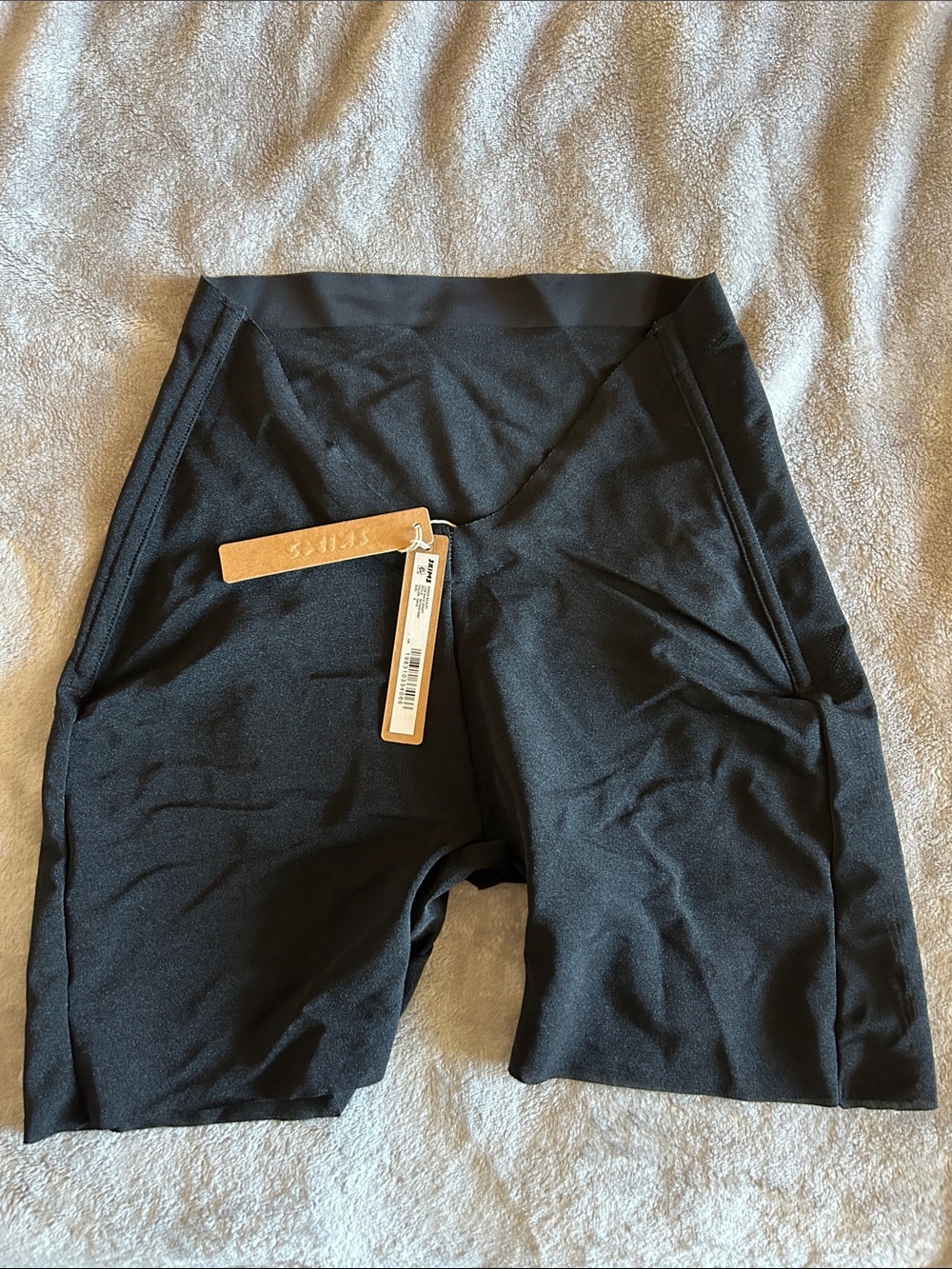 SKIMS Sheer Sculpt Low Back Shorts (Light Compression and Smoothing) SIZE: Small